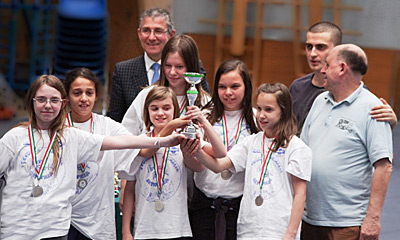 Le ragazze della scuola Anna Frank di Altavilla, seconde classificate