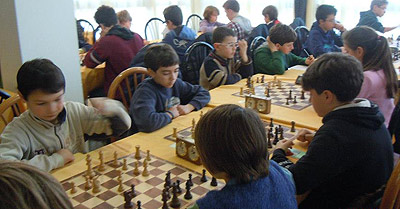 La partita decisiva fra Lisa Carino (al centro) e Riccardo Basso