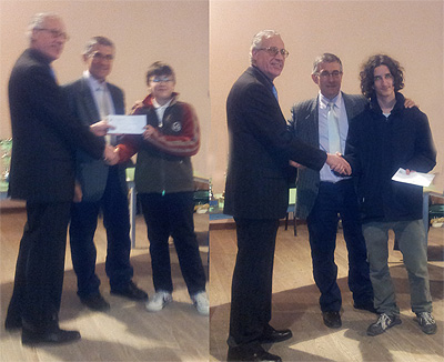 Lorenzo Lodici (a sin.) e Bruno Della Sala ricevono i premi per i migliori classificati sotto i 2000 punti Elo