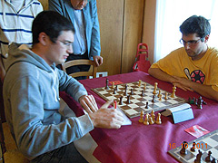 Il vincitore del torneo Open, CM Remo Padova (a sinistra) nella partita contro il CM Riccardo Rostolis