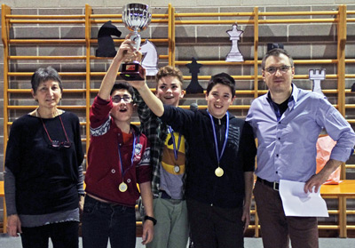 I tre ragazzi dell'IC Vicenza 11, vincitori del torneo maschile-assoluto delle scuole secondarie di primo grado