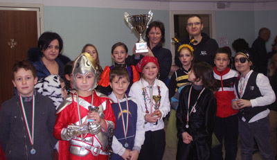 Scaccoriandolo 2013 - i bambini della Pertile, prima classificata nel torneo B