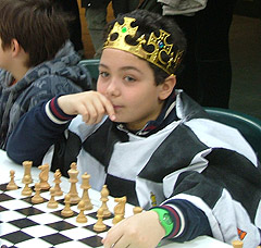 Lo stilista: Daniele Ponzio che si è confezionato da sé un bellissimo costume da re degli scacchi (nella foto non si vedono i pezzi disegnati e colorati a mano). Peccato che la giuria costumi non l'abbia premiato come avrebbe meritato.