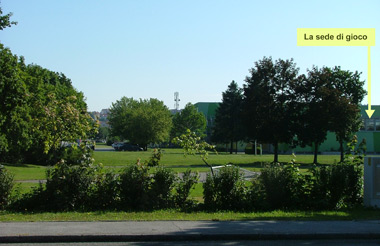 La sede di gioco vista dal parco a fianco