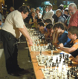 Bruno Della Sala: Bruno Della Sala ha rischiato di vincere (in vantaggio di materiale ha chiesto e ottenuto patta )