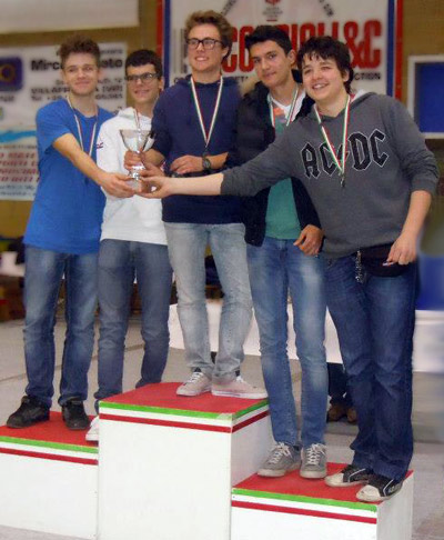 La squadra del Liceo scientifico Corradini di Thiene, seconda classificata nel torneo degli allievi