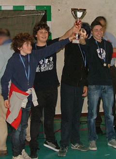 I bambini della scuola G. G. Trissino, vincitori del torneo delle scuole secondarie di primo grado