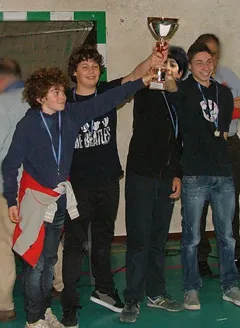 I bambini della scuola G. G. Trissino, vincitori del torneo delle scuole secondarie di primo grado